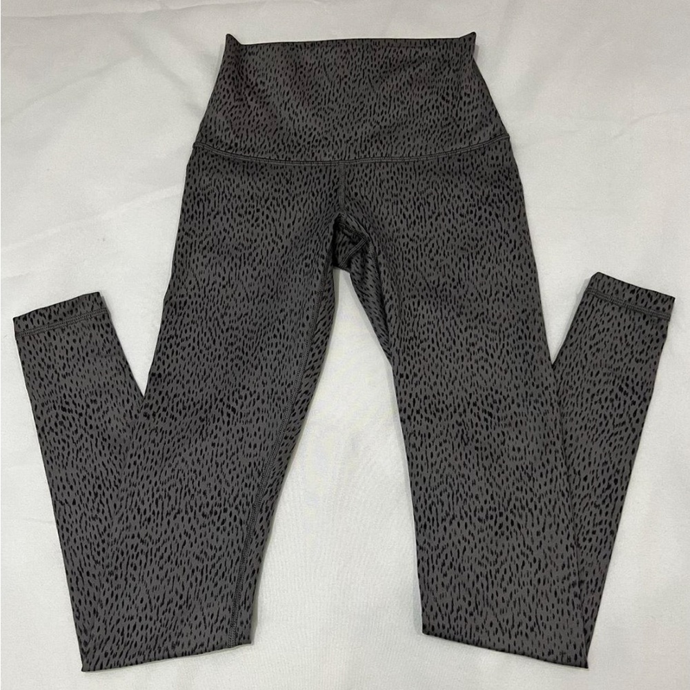 Lululemon grey leopard print leggings EUC